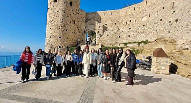 Üniversiteli öğrenciler Kuşadası'nda moral depoladı