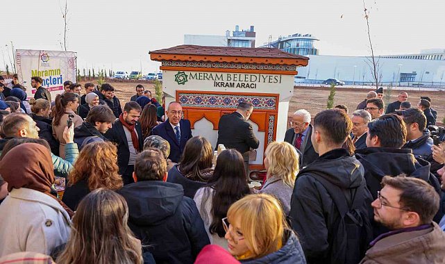 Üniversitelilerin final stresine sıcak bir mola: Başkan Kavuş'tan gençlere çorba ikramı