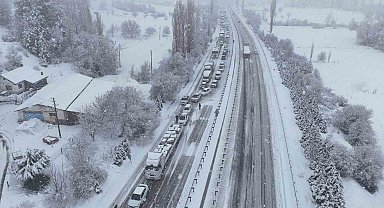 Uşak-Ankara karayolu 3 saat trafiğe kapandı