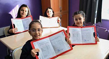 Uşak'ta 63 bin 453 öğrenci karne sevinci yaşadı