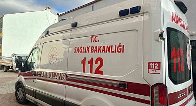 Uşak'ta bahçesindeki fırını yıkarken duvarın altında kalan adam yaralandı