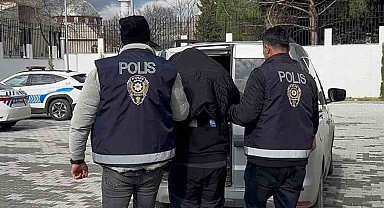 Uyuşturucu tacirinden şoke eden yöntem: Maddeleri trafik tabelalarına bıraktı