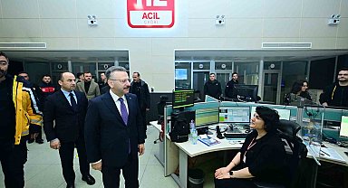 Vali Aksoy, yılbaşında çalışan 112 Acil Çağrı Merkezi personelini ziyaret etti