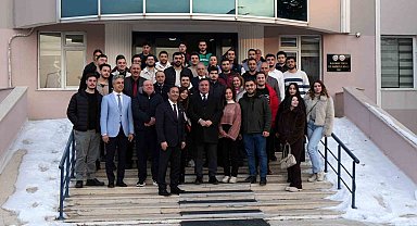 Vali Aydoğdu'dan gençlere mesaj: "Gençler yüksek sesle değil, aynı hizadan konuşulmak istiyor"