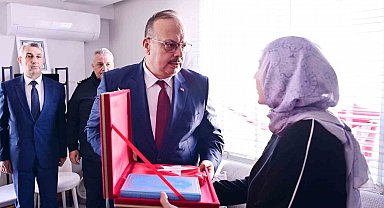 Vali Canbolat'tan şehit polis Koçyiğit'in ailesine taziye ziyareti