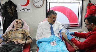 Vali Çelik, kan verdi ve kan bağışı için çağrı yaptı
