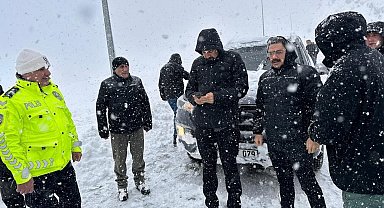 Vali Çelik'ten çığ uyarısı: "Zorunlu olmadıkça dışarı çıkmayın"