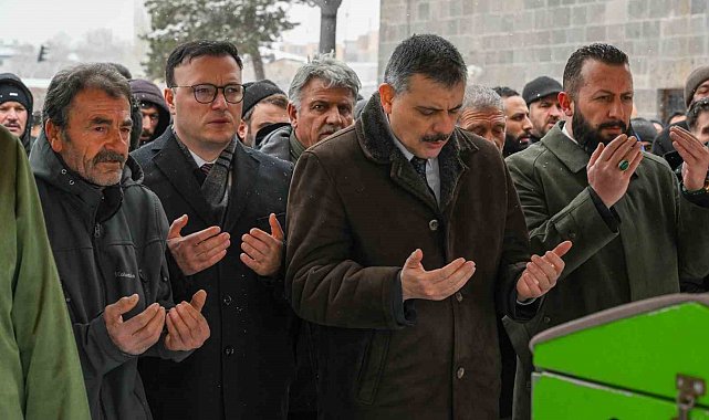 Vali Çiftçi'den Naciye Nine'ye vefa