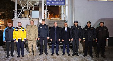 Vali Eldivan yeni yıla görevi başındaki güvenlik güçleriyle girdi