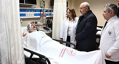 Vali Köşger servis kazasında yaralananları ziyaret etti