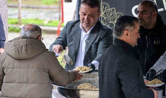 Vali Sözer Şeyh Edebali Türbesi'nde şifalı pilav ikramına katıldı