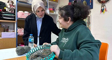 Vali Sözer'in eşi Zeynep Sözer'den engelli bireylere destek