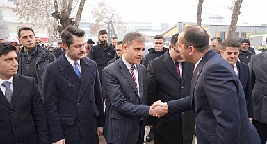 Vali Taşolar, görevine başladı