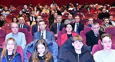 Vali Yılmaz, Gazze'de bir çocuğun şehadet öyküsünü konu alan filmi izledi