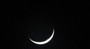 Van'da 2026'nın ilk hilal ay görsel şölen sundu