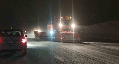 Van'da 341 yerleşim yerinin yolu kapandı