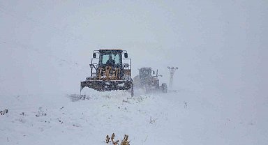 Van'da 671 yerleşim yerinin yolu ulaşıma kapandı