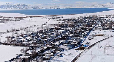 Van'da beyaz esaret görsel şölene dönüştü: Yerleşim yerleri beyaz gelinliğini giydi