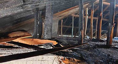 Van'da çatı yangını