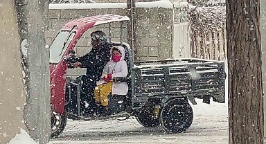 Van'da kar yağışı etkili oluyor