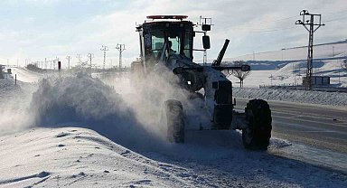 Van'da kardan dolayı kapanan 625 yoldan 408'i açıldı