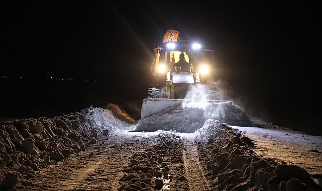 Van'da kardan dolayı kapanan 625 yoldan 469'u açıldı
