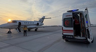 Van'da uçak ambulans bebek hastalar için havalandı