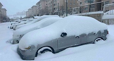 Van'da yoğun kar yağışı: 287 yerleşim yerine ulaşım sağlanamıyor