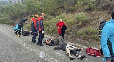 Yabancı öğrencileri taşıyan minibüs şarampole uçtu: 17 yaralı