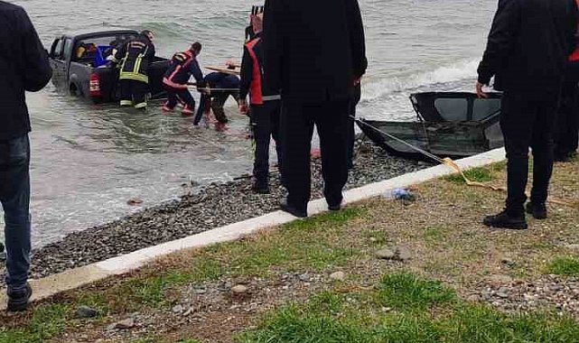 Yalova'da kontrolden çıkan pikap denize uçtu: 1 yaralı
