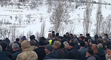 Yalova'da silahlı saldırıda ölen avukat, Kahramanmaraş'ta toprağa verildi