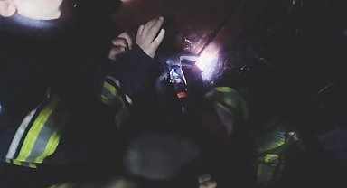 Yangın çıkan toprak evde kısmi çökme meydana geldi