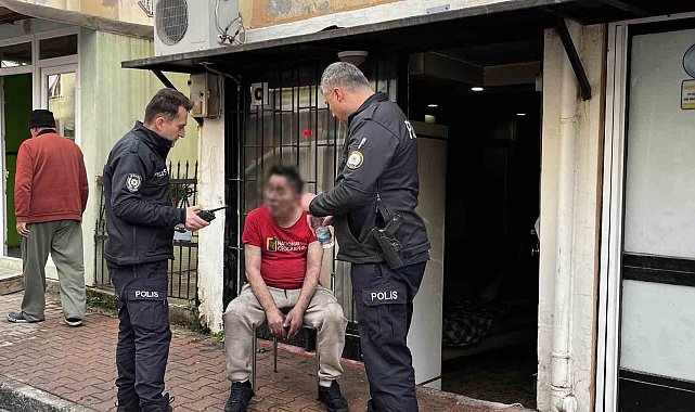 Yangına uykuda yakalanıp dumandan etkilendi, tedaviye güçlükle ikna edildi