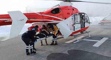 Yaşlı hasta hava ambulansı ile hastaneye yetiştirildi