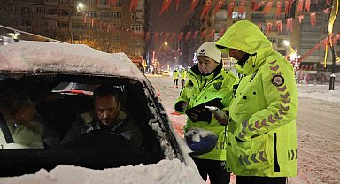 Yeni yılın ilk saatlerinde polis ekiplerinden denetim