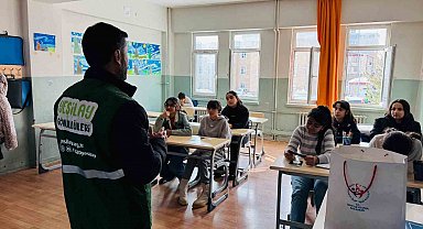 Yeşilay okullarda bağımlılıkla mücadele eğitimlerine devam ediyor