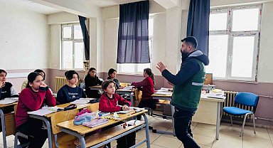 Yeşilay'dan öğrencilere bağımlılıkla mücadele eğitimi