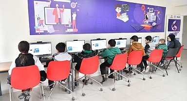 Yeşilyurt Mesleki Eğitim ve Yaşam Merkezi'nde kurslar tüm hızıyla sürüyor