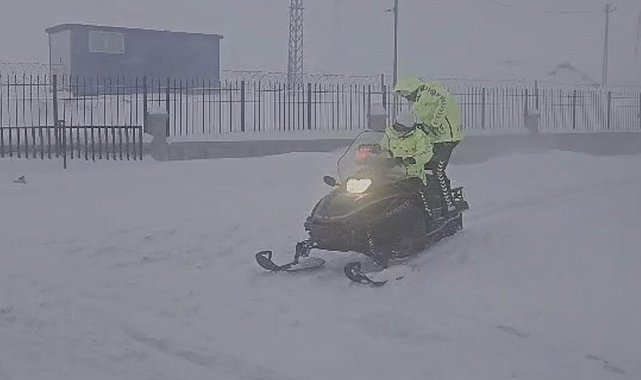 Yoğun kar ve buzlanmaya karşı Bitlis'te kar motorlu önlem