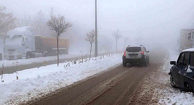 Yoğun sis Besni'yi etkisi altına aldı
