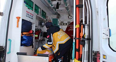 Yolu kapalı köyde rahatsızlanan anne ve bebeği ambulans helikopterle kurtarıldı