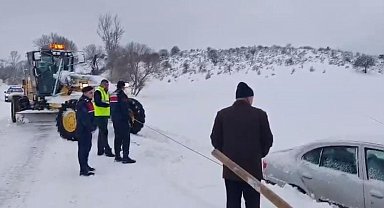 Yozgat'ta karla mücadele aralıksız sürüyor