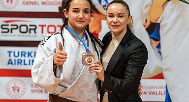 Yunusemreli Kevser'den milli takıma uzanan bronz