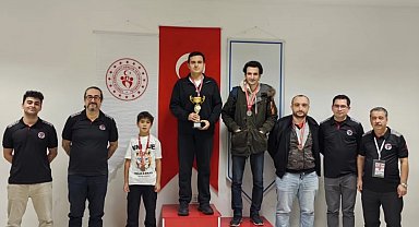 Yunusemreli satranççı Enes Kaya'dan Eskişehir'de namağlup şampiyonluk