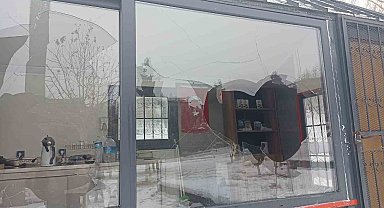 Zabıta bürosuna taşlı saldırı