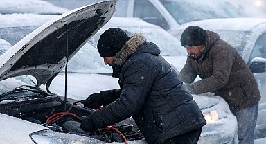 Zemheri Erzincan'ı dondurdu: Araçlar sabah çalışmadı