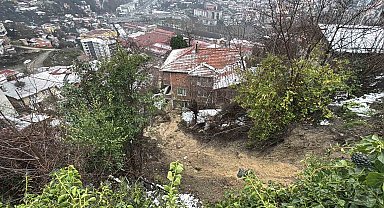 Zonguldak'ta heyelan sebebiyle su ve elektrik hattı zarar gördü