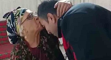 'Benim size borcum ne' sorusuna 'sen bize dua et yeter' yanıtını alınca itfaiyeciyi alnından öptü