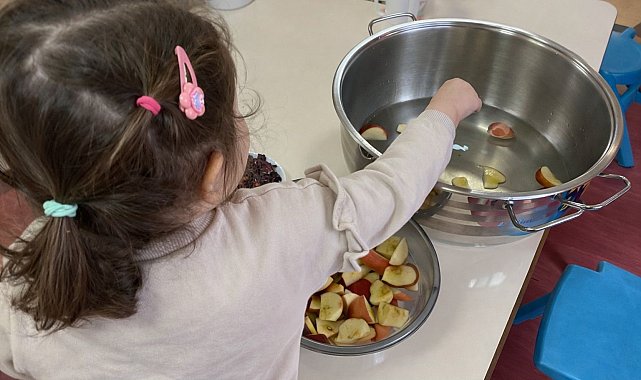 'Minik Eller' şerbet hazırladı