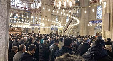 4 yıl aradan sonra Selimiye Camii'nde ilk cuma